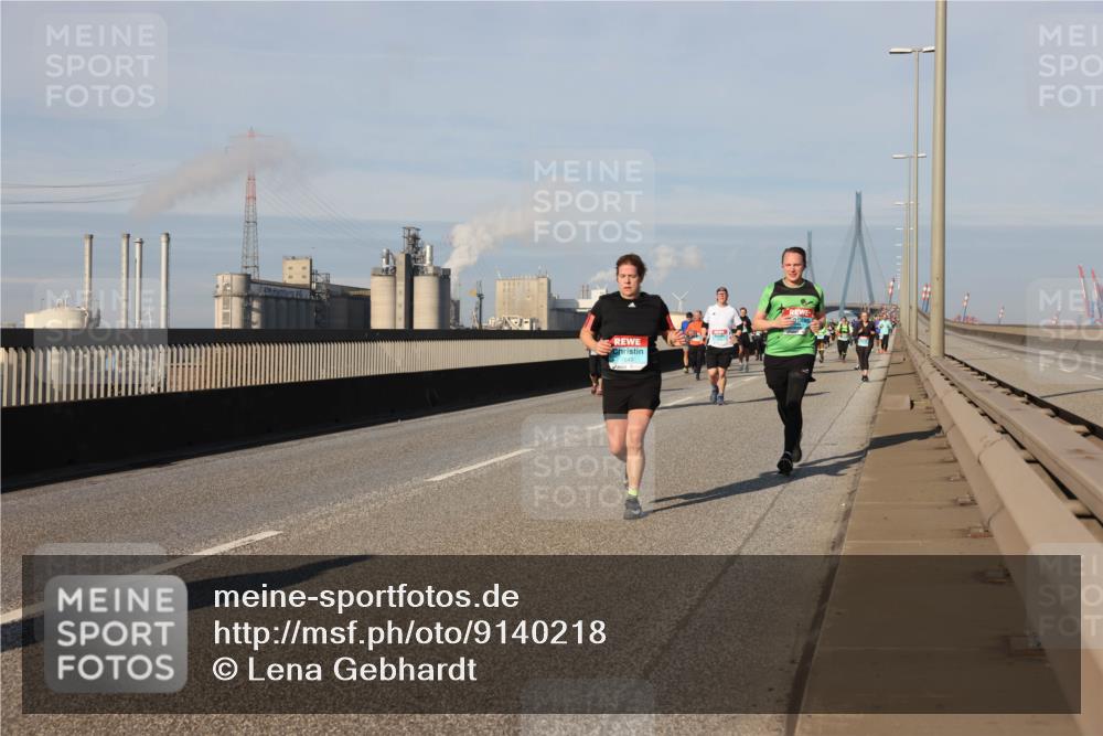 03.10.2025 - Köhlbrandbrückenlauf Lena Gebhardt http://msf.ph/oto/9140218 03.10.2025 09:58:02 Position 2  meine-sportfotos.de