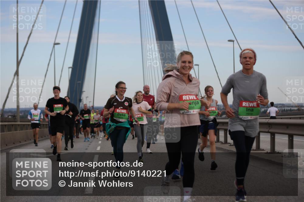 03.10.2025 - Köhlbrandbrückenlauf Jannik Wohlers http://msf.ph/oto/9140221 03.10.2025 15:31:48 Position 1 8006, 3056, 3008, 7919 meine-sportfotos.de
