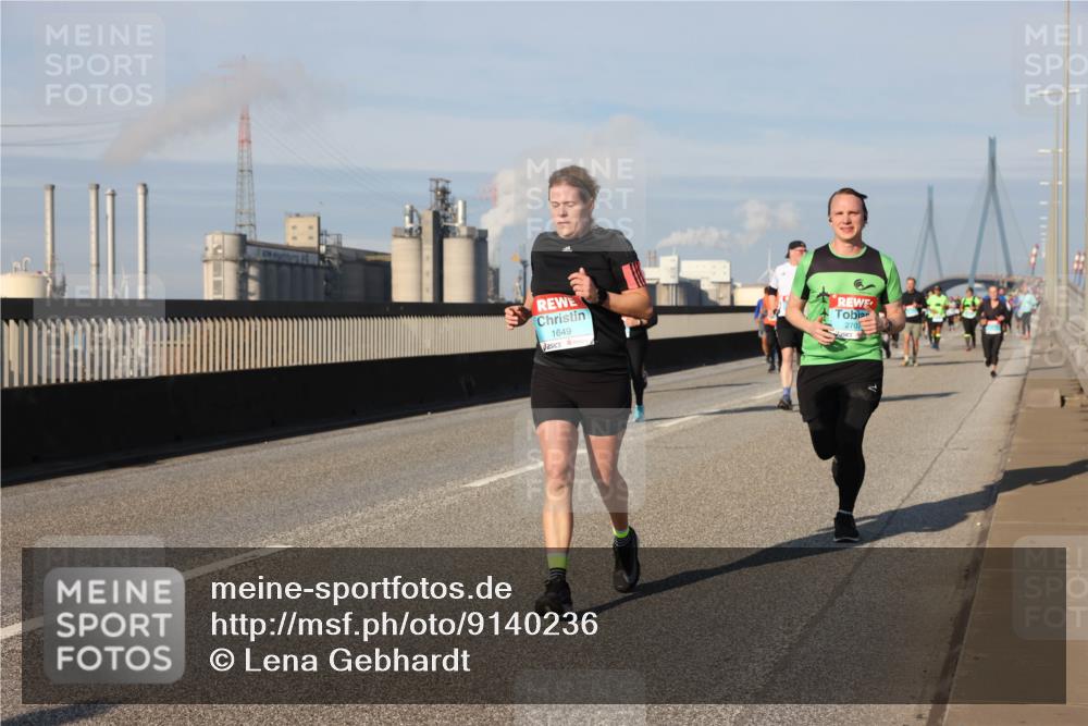 03.10.2025 - Köhlbrandbrückenlauf Lena Gebhardt http://msf.ph/oto/9140236 03.10.2025 09:58:03 Position 2 1649, 2707 meine-sportfotos.de