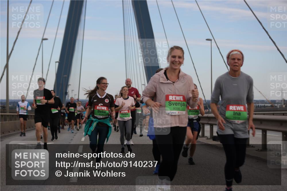 03.10.2025 - Köhlbrandbrückenlauf Jannik Wohlers http://msf.ph/oto/9140237 03.10.2025 15:31:48 Position 1 8056, 8008, 8006, 7919 meine-sportfotos.de