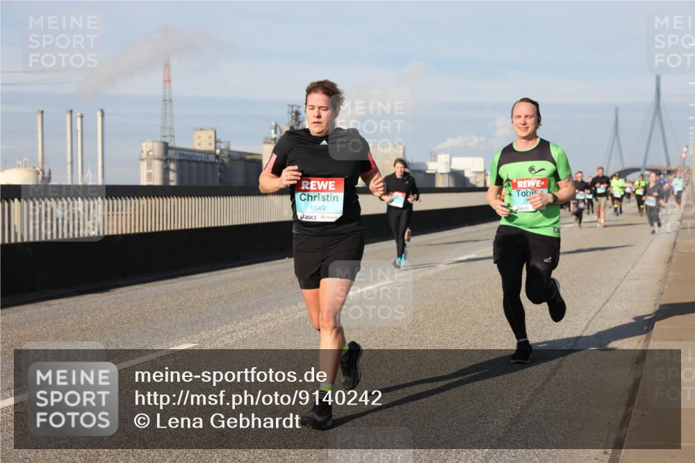 03.10.2025 - Köhlbrandbrückenlauf Lena Gebhardt http://msf.ph/oto/9140242 03.10.2025 09:58:03 Position 2 1649 meine-sportfotos.de