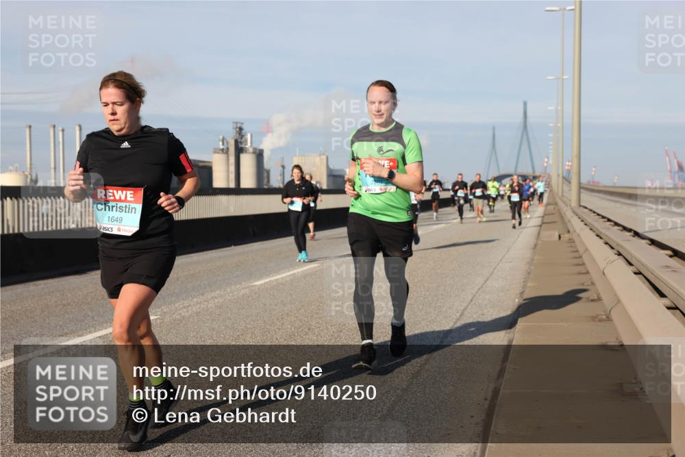03.10.2025 - Köhlbrandbrückenlauf Lena Gebhardt http://msf.ph/oto/9140250 03.10.2025 09:58:04 Position 2 1649 meine-sportfotos.de