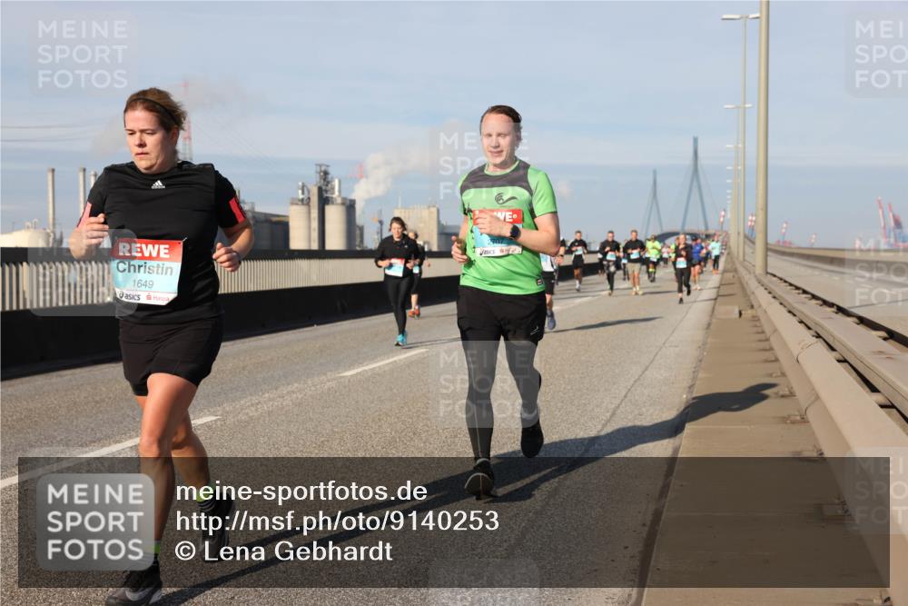 03.10.2025 - Köhlbrandbrückenlauf Lena Gebhardt http://msf.ph/oto/9140253 03.10.2025 09:58:04 Position 2 1649 meine-sportfotos.de
