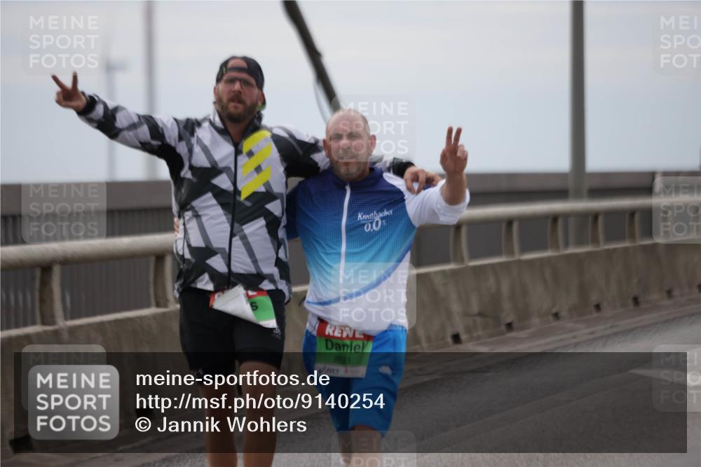 03.10.2025 - Köhlbrandbrückenlauf Jannik Wohlers http://msf.ph/oto/9140254 03.10.2025 16:11:31 Position 1 0, 0, 8593 meine-sportfotos.de