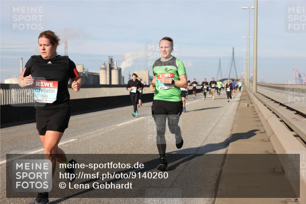 03.10.2025 - Köhlbrandbrückenlauf Lena Gebhardt http://msf.ph/oto/9140260 03.10.2025 09:58:04 Position 2 1649 meine-sportfotos.de