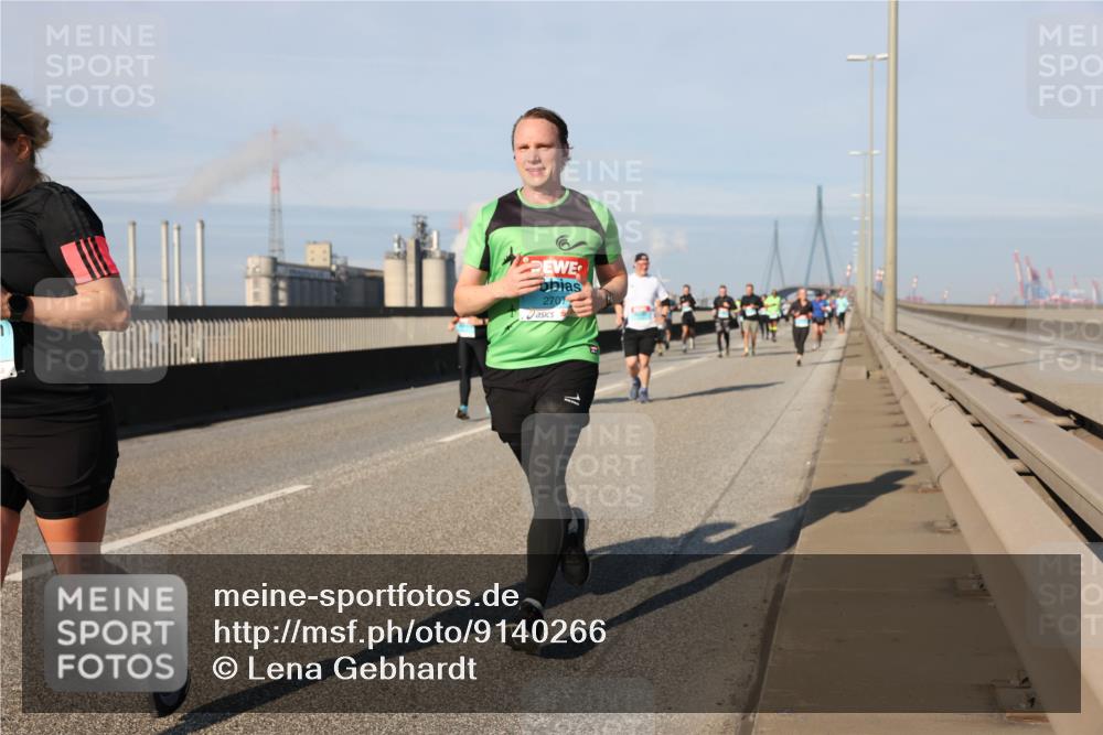 03.10.2025 - Köhlbrandbrückenlauf Lena Gebhardt http://msf.ph/oto/9140266 03.10.2025 09:58:04 Position 2 2707, 2 meine-sportfotos.de