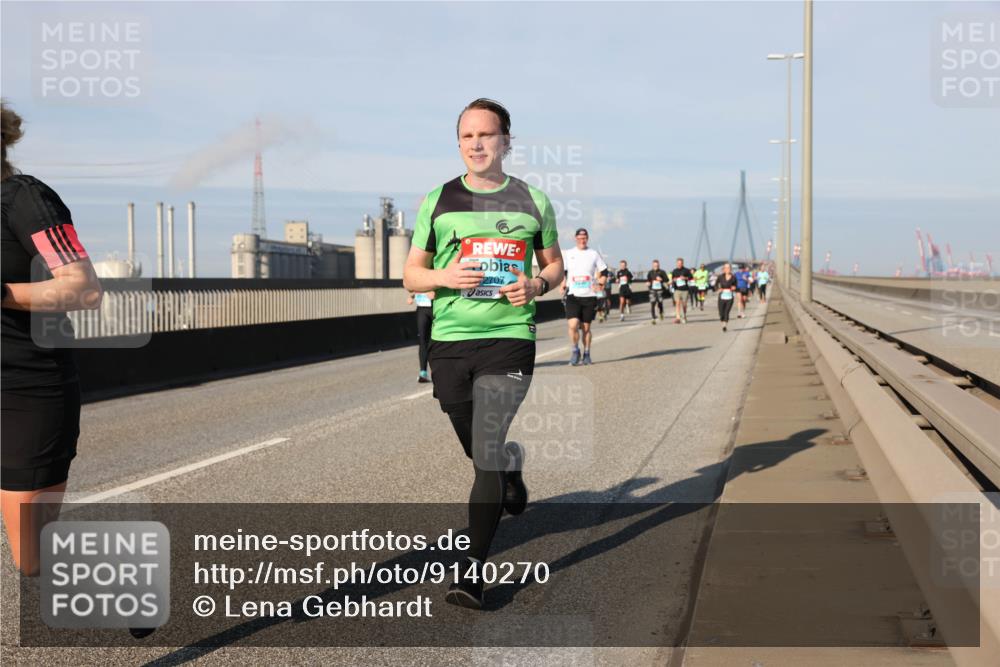 03.10.2025 - Köhlbrandbrückenlauf Lena Gebhardt http://msf.ph/oto/9140270 03.10.2025 09:58:04 Position 2 2707 meine-sportfotos.de