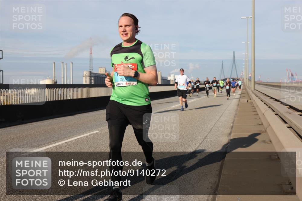03.10.2025 - Köhlbrandbrückenlauf Lena Gebhardt http://msf.ph/oto/9140272 03.10.2025 09:58:04 Position 2 2707 meine-sportfotos.de