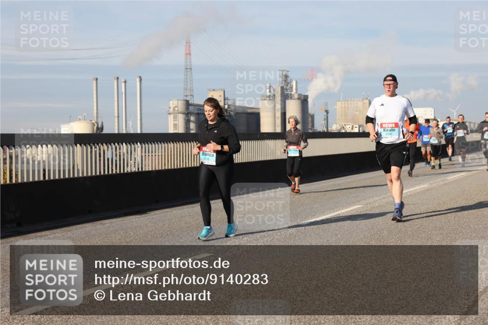 03.10.2025 - Köhlbrandbrückenlauf Lena Gebhardt http://msf.ph/oto/9140283 03.10.2025 09:58:05 Position 2 2118, 2750 meine-sportfotos.de