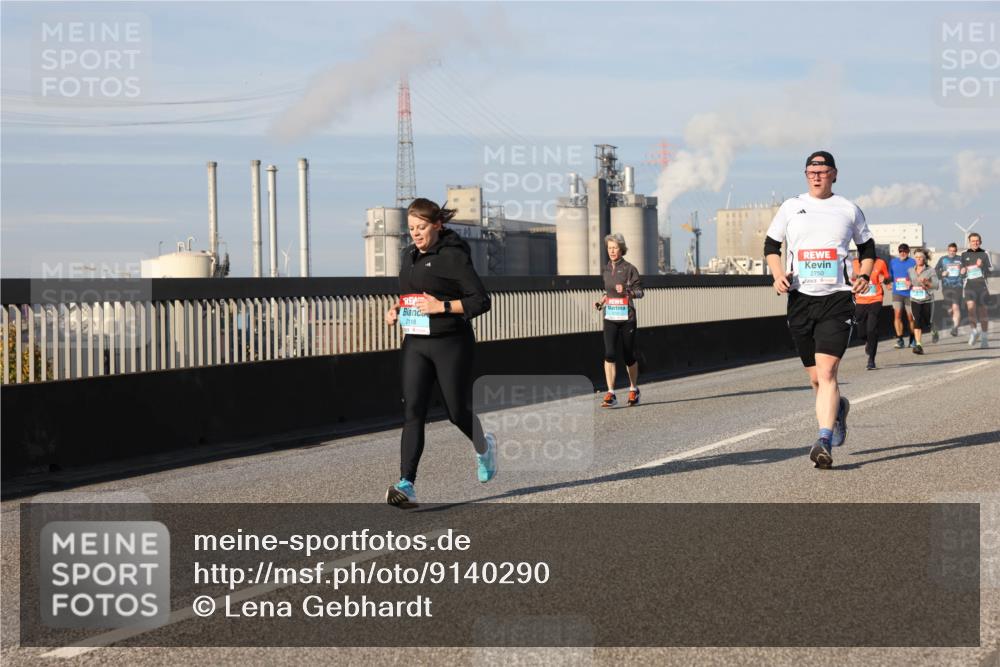 03.10.2025 - Köhlbrandbrückenlauf Lena Gebhardt http://msf.ph/oto/9140290 03.10.2025 09:58:05 Position 2 2118, 2750 meine-sportfotos.de