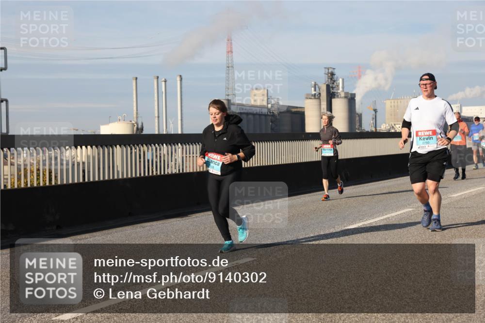 03.10.2025 - Köhlbrandbrückenlauf Lena Gebhardt http://msf.ph/oto/9140302 03.10.2025 09:58:06 Position 2 2750 meine-sportfotos.de