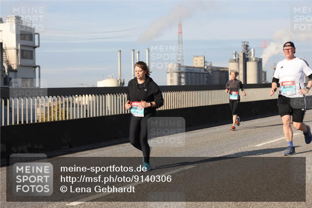 03.10.2025 - Köhlbrandbrückenlauf Lena Gebhardt http://msf.ph/oto/9140306 03.10.2025 09:58:06 Position 2 2118, 2750 meine-sportfotos.de