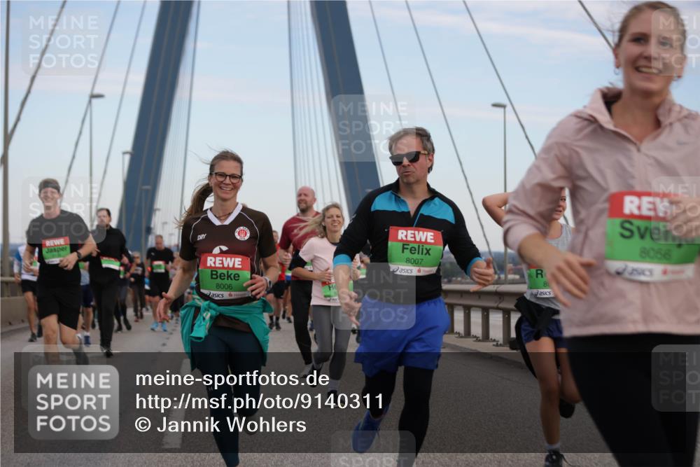 03.10.2025 - Köhlbrandbrückenlauf Jannik Wohlers http://msf.ph/oto/9140311 03.10.2025 15:31:49 Position 1 8006, 8007, 8, 8066 meine-sportfotos.de