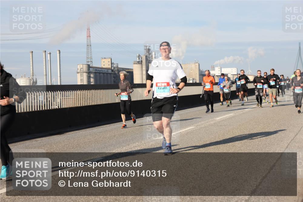 03.10.2025 - Köhlbrandbrückenlauf Lena Gebhardt http://msf.ph/oto/9140315 03.10.2025 09:58:06 Position 2  meine-sportfotos.de