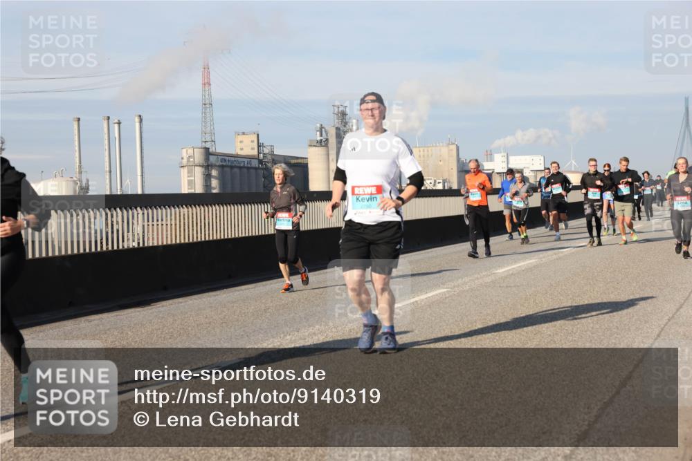 03.10.2025 - Köhlbrandbrückenlauf Lena Gebhardt http://msf.ph/oto/9140319 03.10.2025 09:58:06 Position 2  meine-sportfotos.de