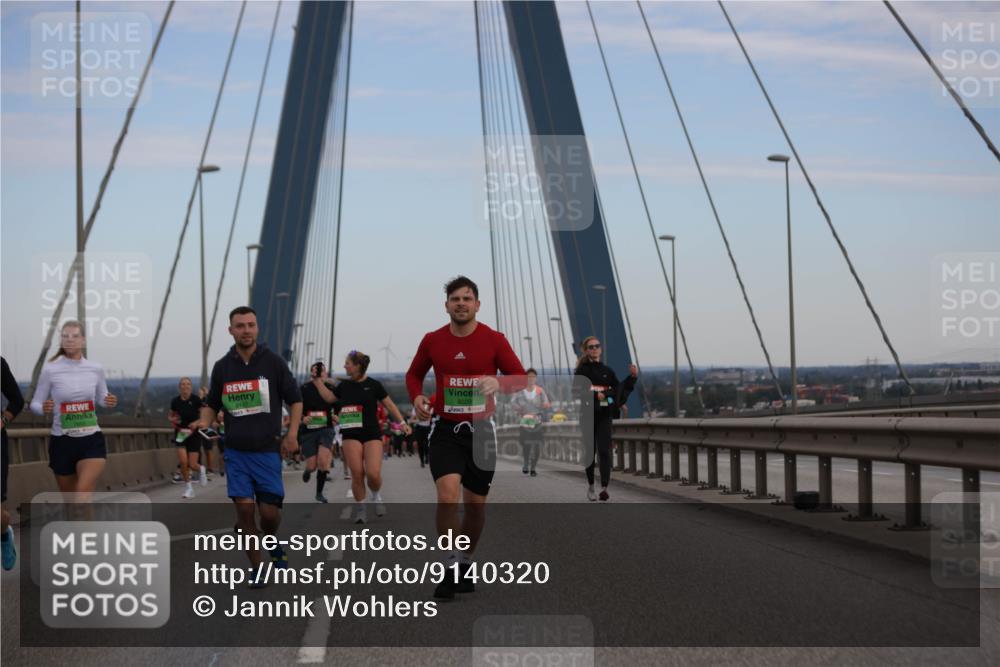 03.10.2025 - Köhlbrandbrückenlauf Jannik Wohlers http://msf.ph/oto/9140320 03.10.2025 15:32:46 Position 1 8127, 8029 meine-sportfotos.de