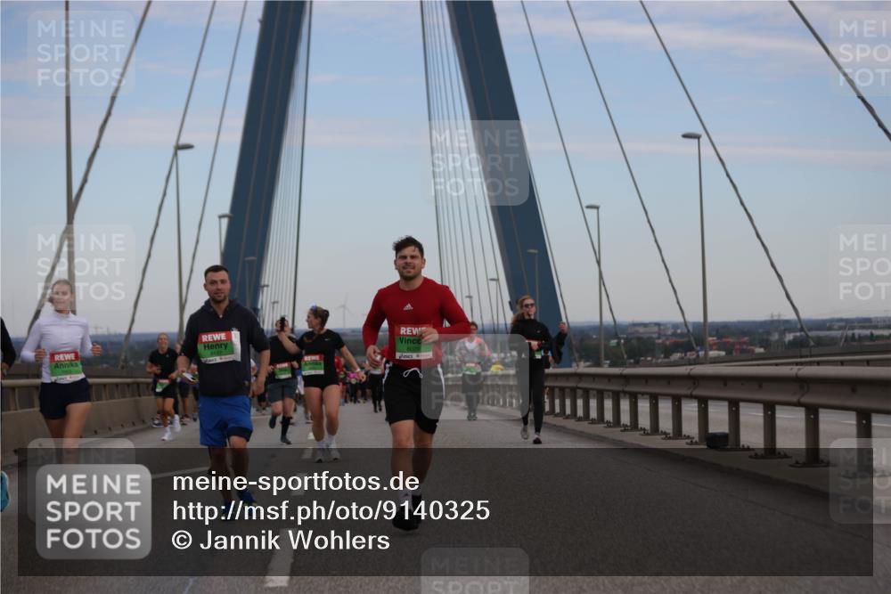 03.10.2025 - Köhlbrandbrückenlauf Jannik Wohlers http://msf.ph/oto/9140325 03.10.2025 15:32:46 Position 1 8127, 8029 meine-sportfotos.de