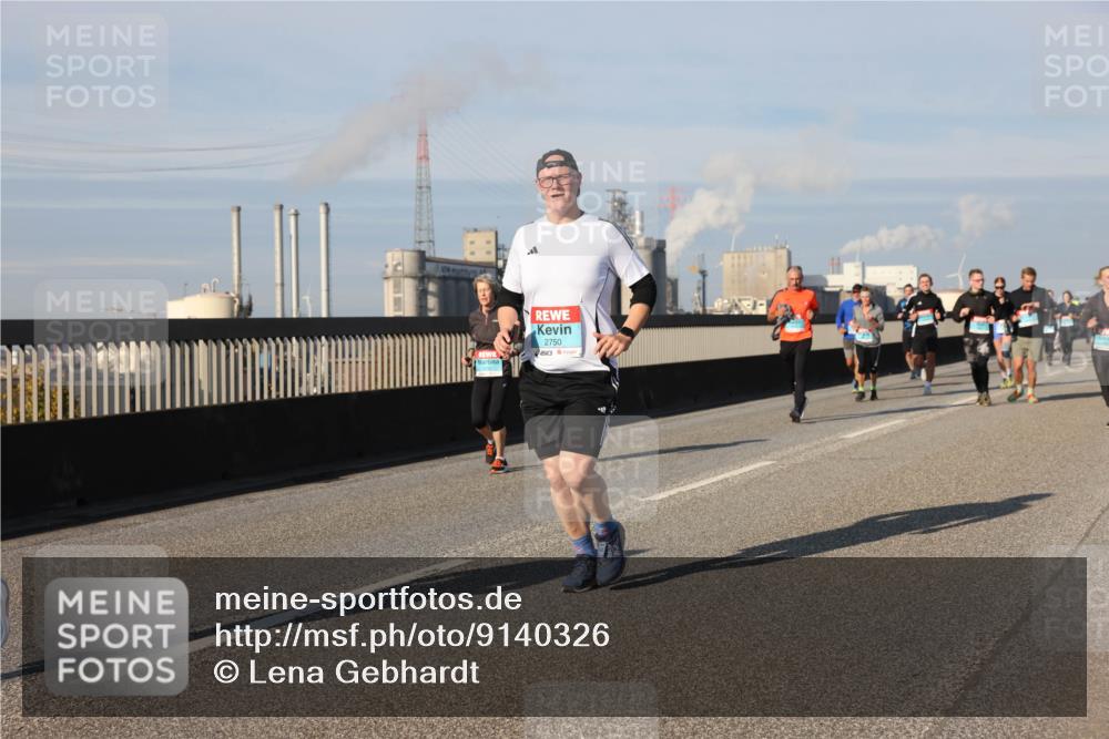03.10.2025 - Köhlbrandbrückenlauf Lena Gebhardt http://msf.ph/oto/9140326 03.10.2025 09:58:07 Position 2 2750 meine-sportfotos.de