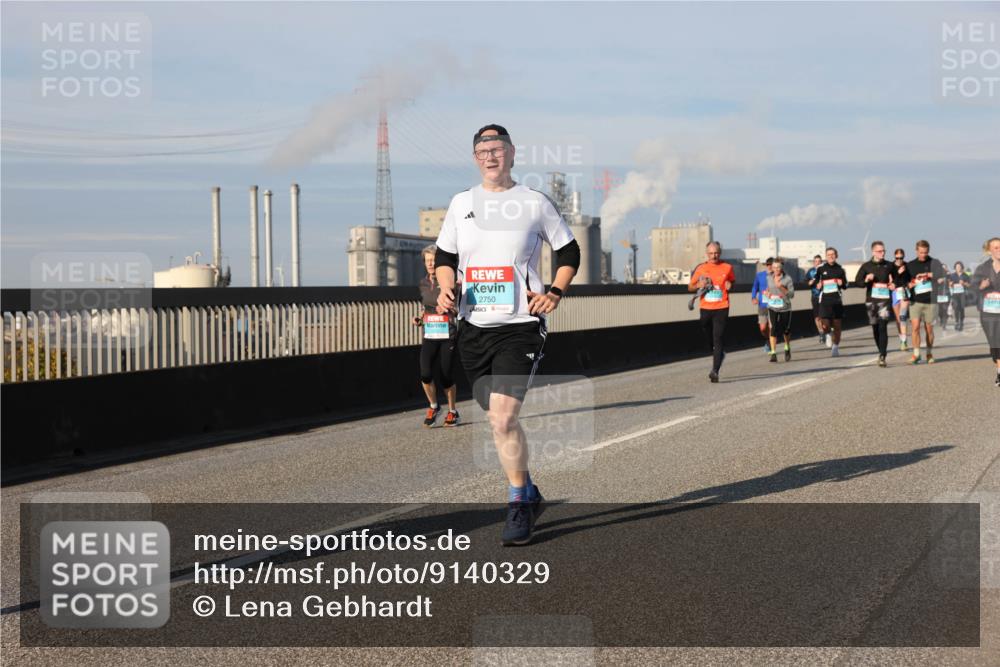 03.10.2025 - Köhlbrandbrückenlauf Lena Gebhardt http://msf.ph/oto/9140329 03.10.2025 09:58:07 Position 2 2750 meine-sportfotos.de