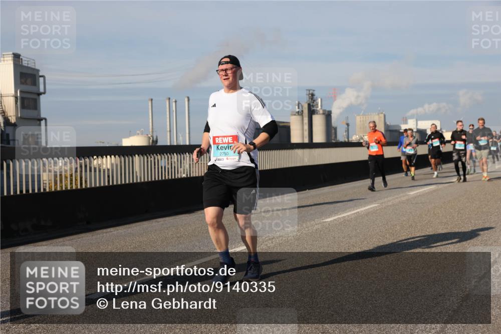 03.10.2025 - Köhlbrandbrückenlauf Lena Gebhardt http://msf.ph/oto/9140335 03.10.2025 09:58:07 Position 2 2750 meine-sportfotos.de