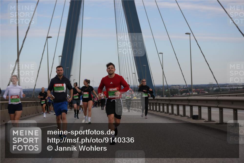 03.10.2025 - Köhlbrandbrückenlauf Jannik Wohlers http://msf.ph/oto/9140336 03.10.2025 15:32:47 Position 1 8127 meine-sportfotos.de