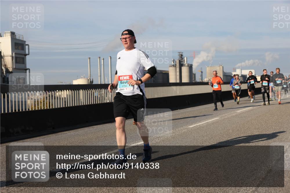 03.10.2025 - Köhlbrandbrückenlauf Lena Gebhardt http://msf.ph/oto/9140338 03.10.2025 09:58:07 Position 2 2750 meine-sportfotos.de