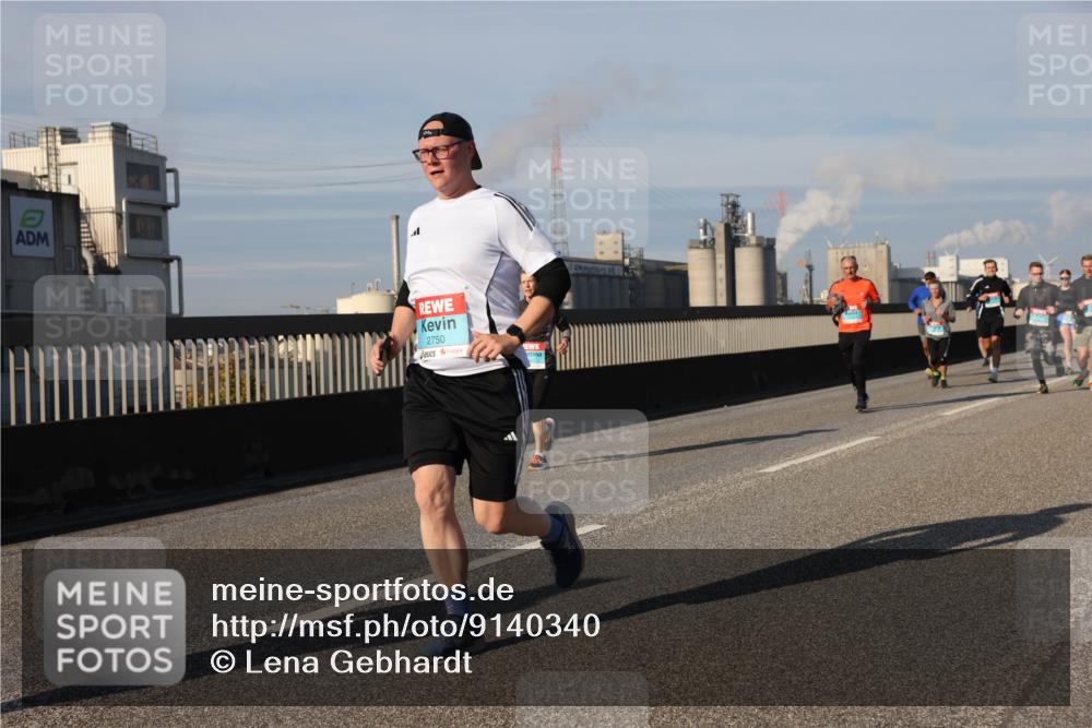 03.10.2025 - Köhlbrandbrückenlauf Lena Gebhardt http://msf.ph/oto/9140340 03.10.2025 09:58:07 Position 2 2750 meine-sportfotos.de