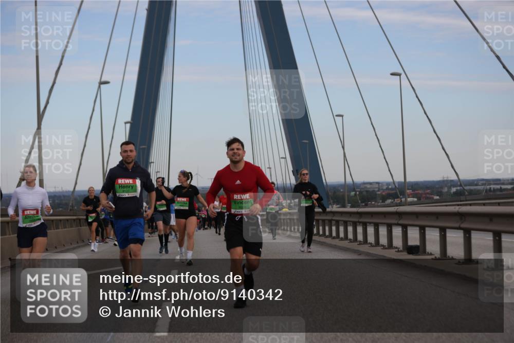03.10.2025 - Köhlbrandbrückenlauf Jannik Wohlers http://msf.ph/oto/9140342 03.10.2025 15:32:47 Position 1 8127, 8029, 88 meine-sportfotos.de