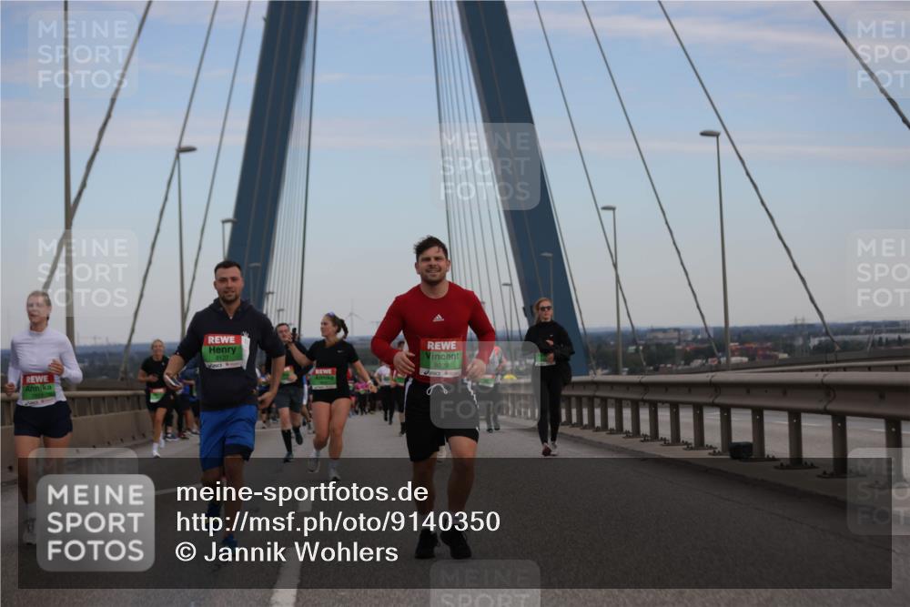 03.10.2025 - Köhlbrandbrückenlauf Jannik Wohlers http://msf.ph/oto/9140350 03.10.2025 15:32:47 Position 1 8029 meine-sportfotos.de