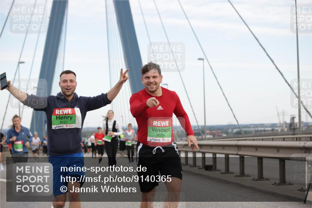 03.10.2025 - Köhlbrandbrückenlauf Jannik Wohlers http://msf.ph/oto/9140365 03.10.2025 15:32:48 Position 1 8127, 8029 meine-sportfotos.de