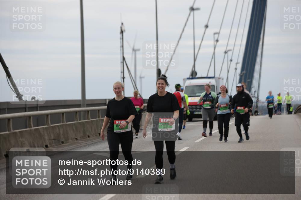 03.10.2025 - Köhlbrandbrückenlauf Jannik Wohlers http://msf.ph/oto/9140389 03.10.2025 16:12:23 Position 1 8943 meine-sportfotos.de
