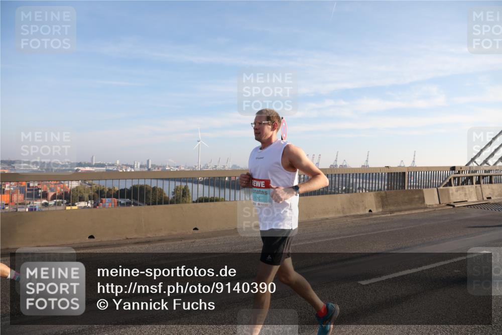 03.10.2025 - Köhlbrandbrückenlauf Yannick Fuchs http://msf.ph/oto/9140390 03.10.2025 08:25:10 Position 2 1176 meine-sportfotos.de