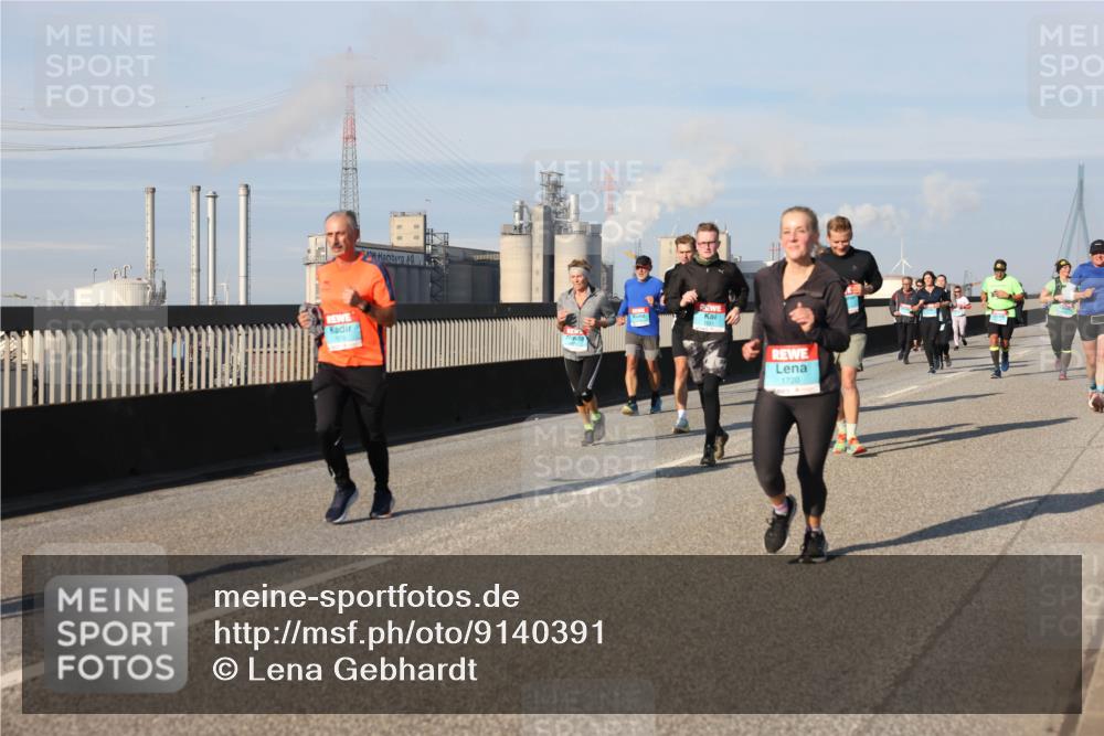 03.10.2025 - Köhlbrandbrückenlauf Lena Gebhardt http://msf.ph/oto/9140391 03.10.2025 09:58:10 Position 2 1720 meine-sportfotos.de