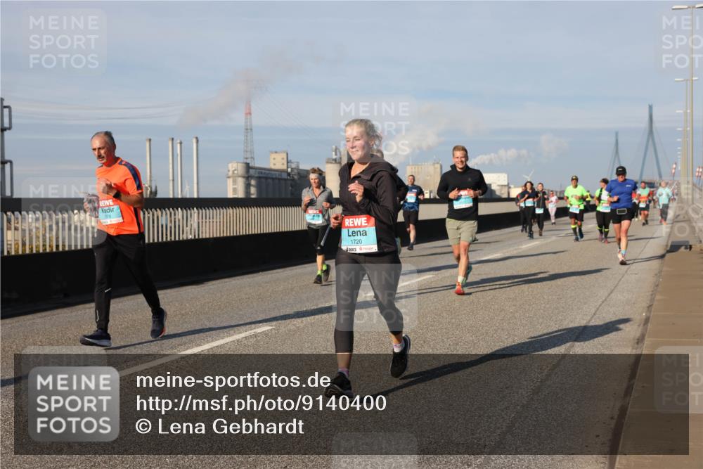 03.10.2025 - Köhlbrandbrückenlauf Lena Gebhardt http://msf.ph/oto/9140400 03.10.2025 09:58:11 Position 2 1720 meine-sportfotos.de