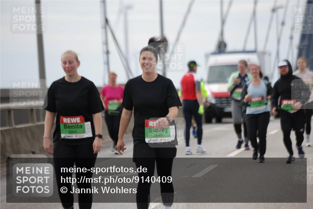 03.10.2025 - Köhlbrandbrückenlauf Jannik Wohlers http://msf.ph/oto/9140409 03.10.2025 16:12:24 Position 1 8944, 8943 meine-sportfotos.de