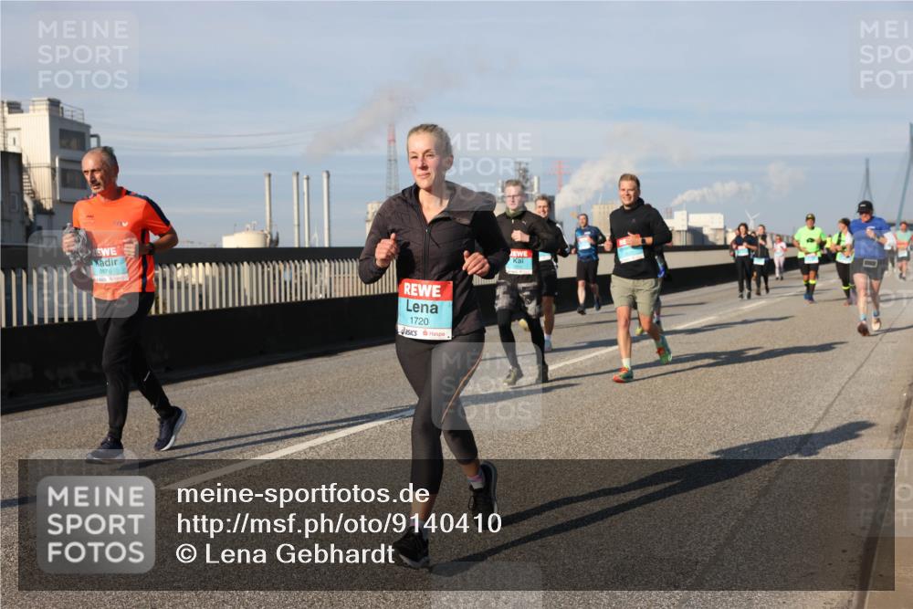 03.10.2025 - Köhlbrandbrückenlauf Lena Gebhardt http://msf.ph/oto/9140410 03.10.2025 09:58:11 Position 2 3576, 1720, 1551 meine-sportfotos.de