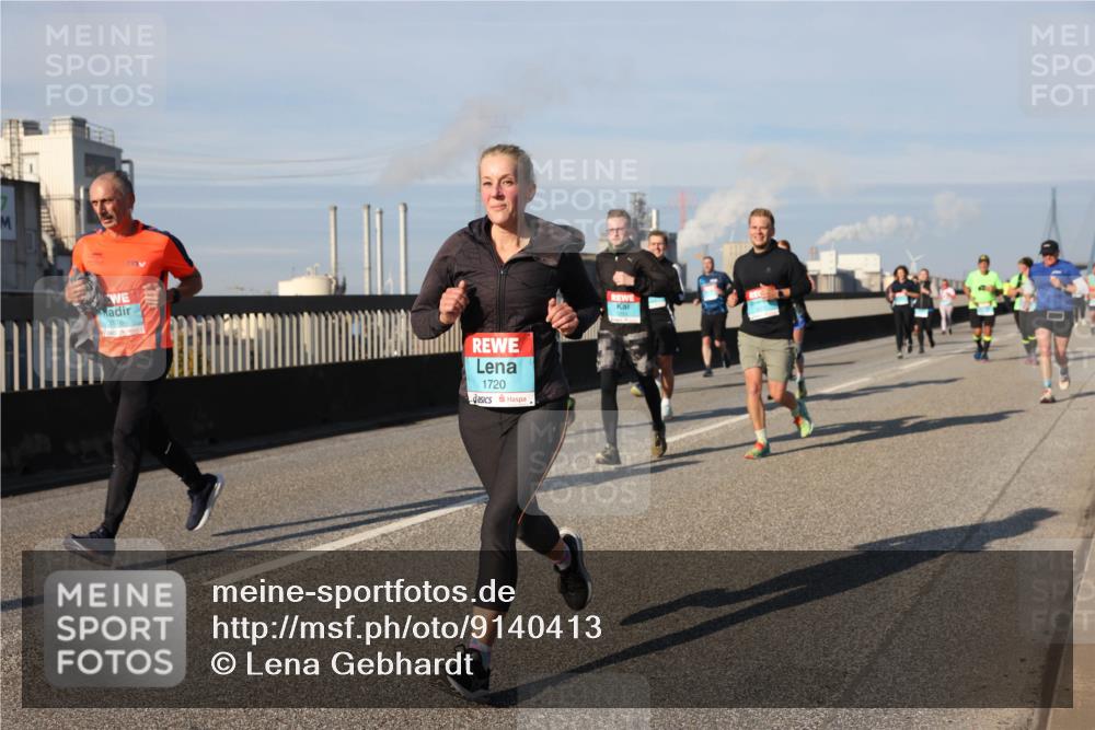 03.10.2025 - Köhlbrandbrückenlauf Lena Gebhardt http://msf.ph/oto/9140413 03.10.2025 09:58:11 Position 2 3576, 1720 meine-sportfotos.de