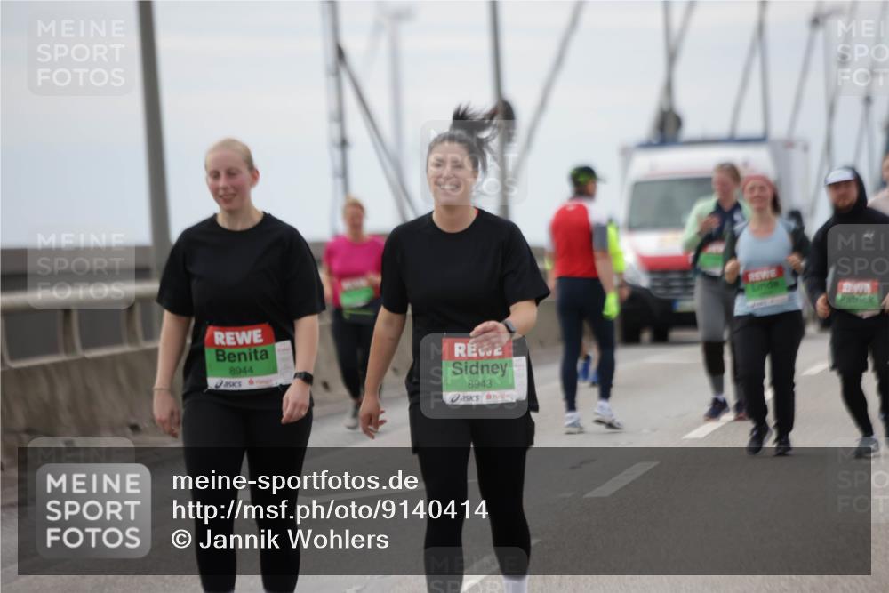 03.10.2025 - Köhlbrandbrückenlauf Jannik Wohlers http://msf.ph/oto/9140414 03.10.2025 16:12:24 Position 1 8944, 8943 meine-sportfotos.de