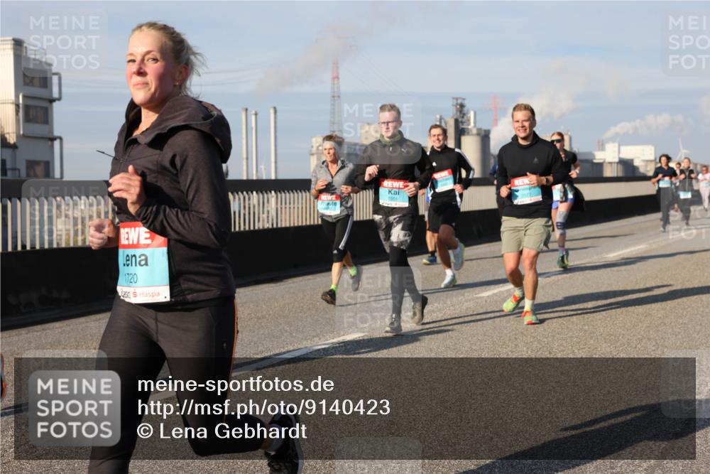 03.10.2025 - Köhlbrandbrückenlauf Lena Gebhardt http://msf.ph/oto/9140423 03.10.2025 09:58:11 Position 2 1720, 1551 meine-sportfotos.de