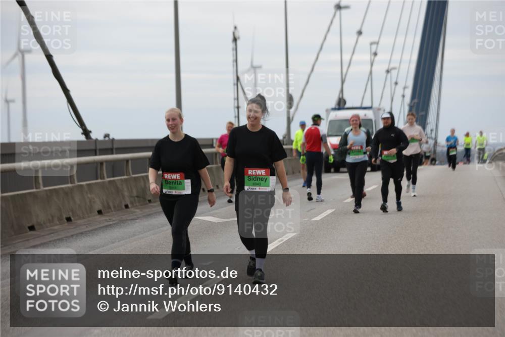 03.10.2025 - Köhlbrandbrückenlauf Jannik Wohlers http://msf.ph/oto/9140432 03.10.2025 16:12:25 Position 1 8944, 8943 meine-sportfotos.de