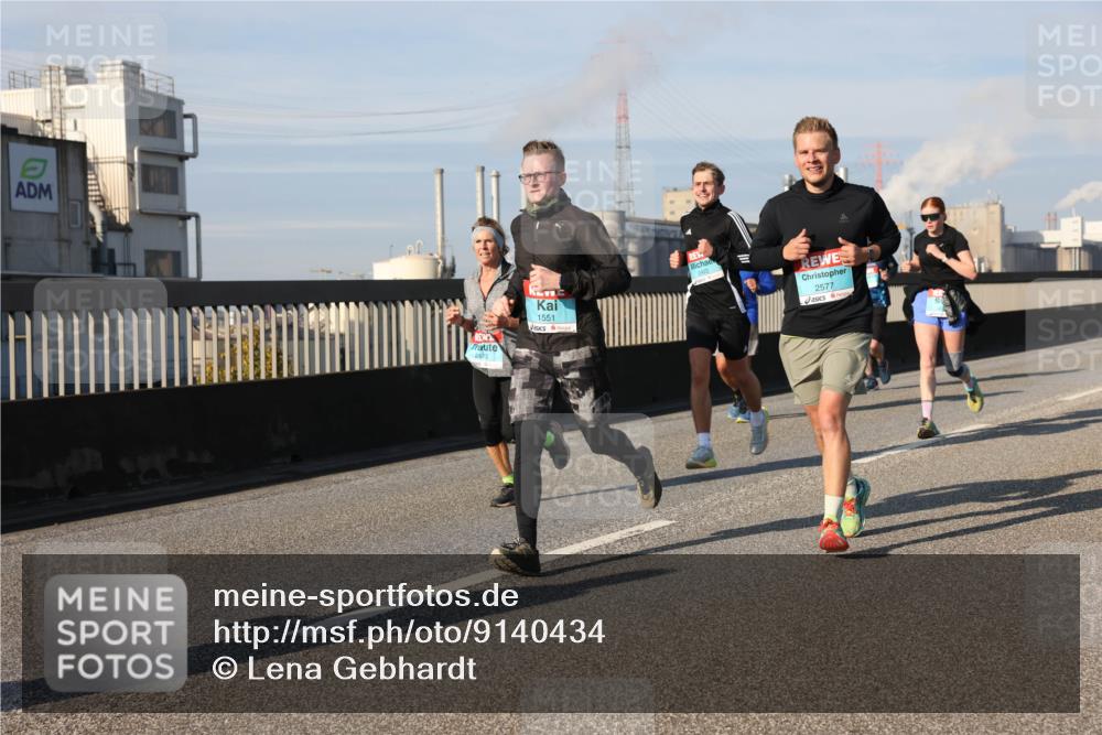 03.10.2025 - Köhlbrandbrückenlauf Lena Gebhardt http://msf.ph/oto/9140434 03.10.2025 09:58:12 Position 2 2423, 1551, 2577 meine-sportfotos.de