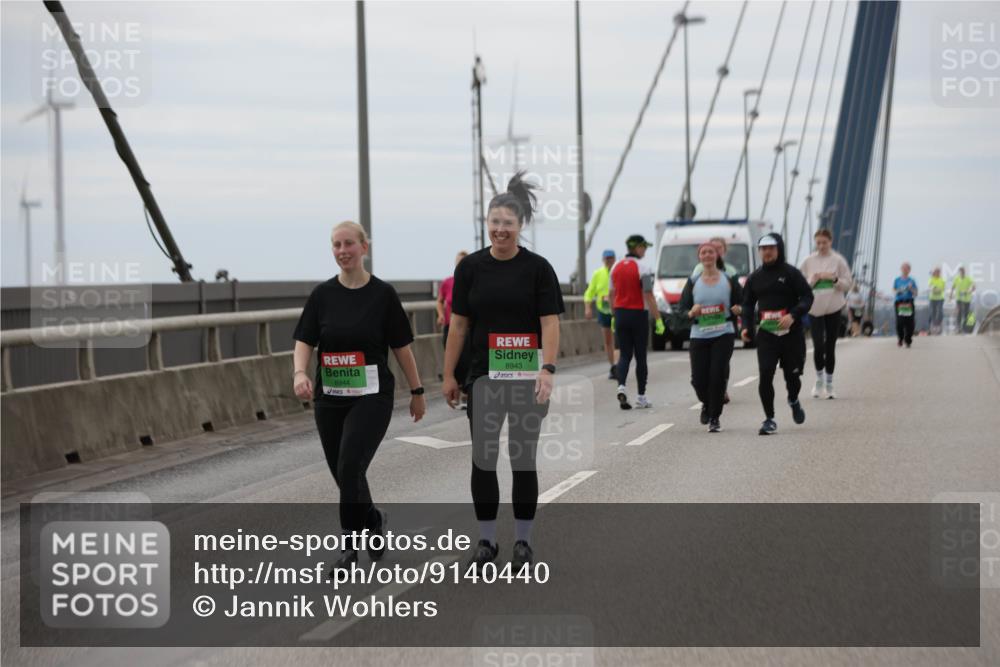 03.10.2025 - Köhlbrandbrückenlauf Jannik Wohlers http://msf.ph/oto/9140440 03.10.2025 16:12:25 Position 1 8944, 8943 meine-sportfotos.de