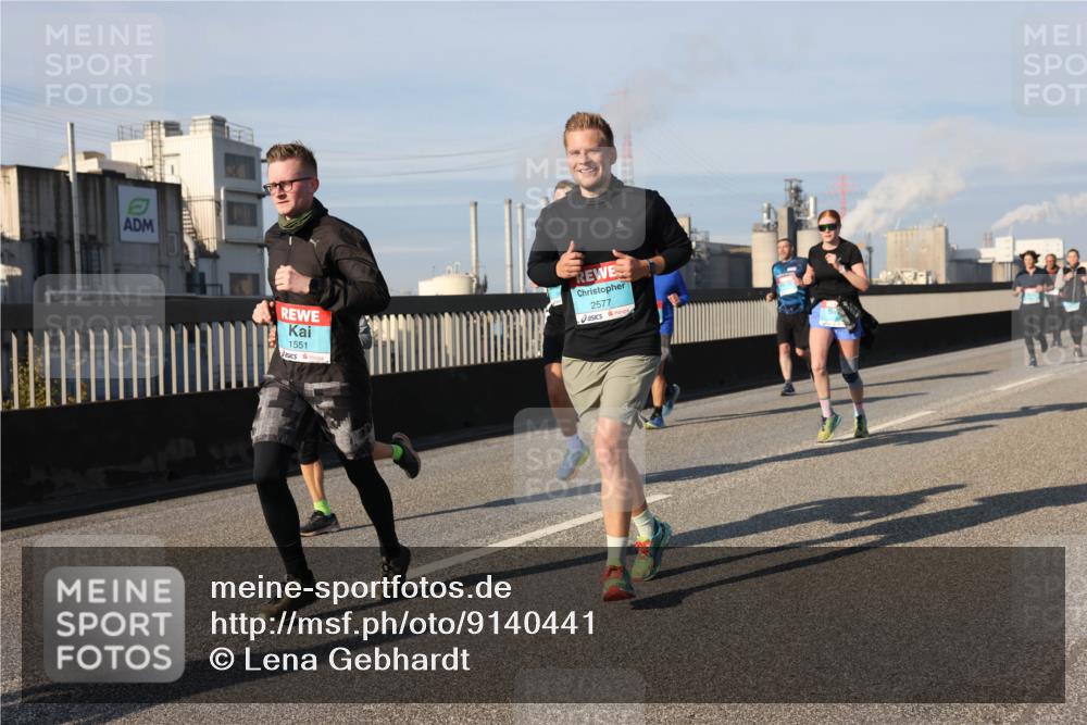 03.10.2025 - Köhlbrandbrückenlauf Lena Gebhardt http://msf.ph/oto/9140441 03.10.2025 09:58:12 Position 2 1551, 2577 meine-sportfotos.de