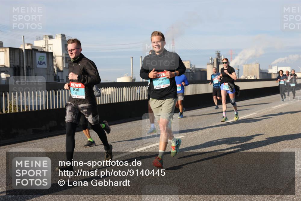03.10.2025 - Köhlbrandbrückenlauf Lena Gebhardt http://msf.ph/oto/9140445 03.10.2025 09:58:13 Position 2 1551, 2577 meine-sportfotos.de