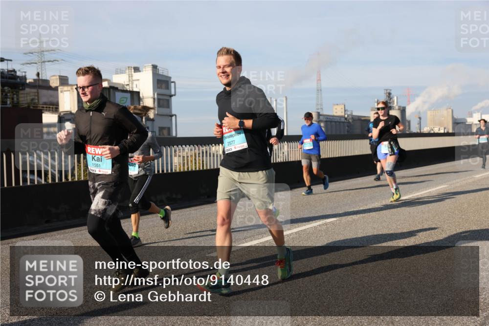 03.10.2025 - Köhlbrandbrückenlauf Lena Gebhardt http://msf.ph/oto/9140448 03.10.2025 09:58:13 Position 2 1551, 2577 meine-sportfotos.de