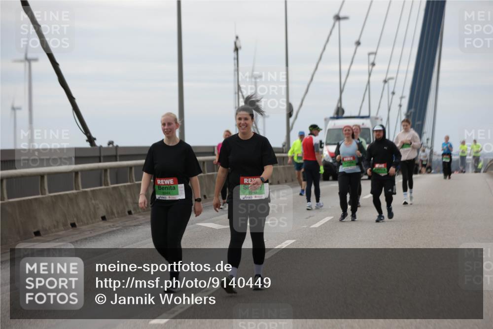 03.10.2025 - Köhlbrandbrückenlauf Jannik Wohlers http://msf.ph/oto/9140449 03.10.2025 16:12:25 Position 1 8944, 8943 meine-sportfotos.de
