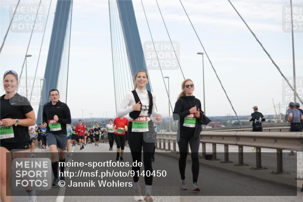 03.10.2025 - Köhlbrandbrückenlauf Jannik Wohlers http://msf.ph/oto/9140450 03.10.2025 15:32:51 Position 1 8141, 8155, 7912, 9050 meine-sportfotos.de