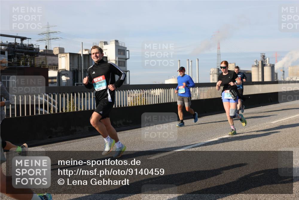 03.10.2025 - Köhlbrandbrückenlauf Lena Gebhardt http://msf.ph/oto/9140459 03.10.2025 09:58:14 Position 2 2422 meine-sportfotos.de
