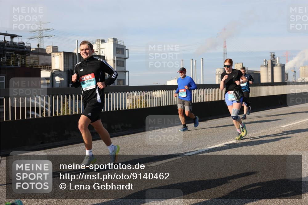 03.10.2025 - Köhlbrandbrückenlauf Lena Gebhardt http://msf.ph/oto/9140462 03.10.2025 09:58:14 Position 2 2422 meine-sportfotos.de