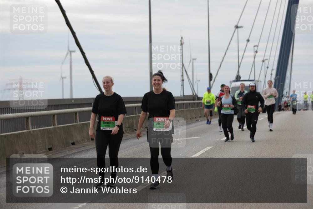 03.10.2025 - Köhlbrandbrückenlauf Jannik Wohlers http://msf.ph/oto/9140478 03.10.2025 16:12:26 Position 1 8944, 8943 meine-sportfotos.de